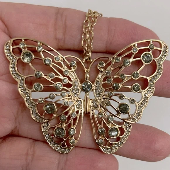New Jessica Simpson Elegant Gold Tone Butterfly Pendant Long Necklace - Picture 1 of 5